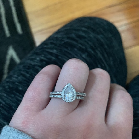 Jewelry - Engagement & Wedding Band set
